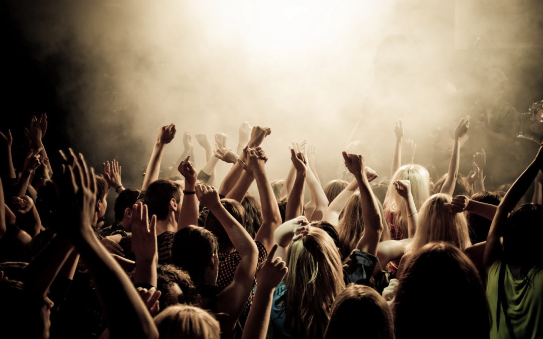 Comment protéger son audition dans les concerts et festivals